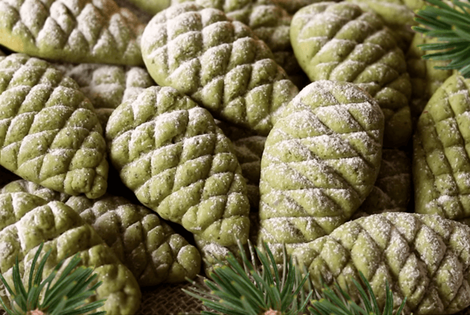 Cookie-pinecones green